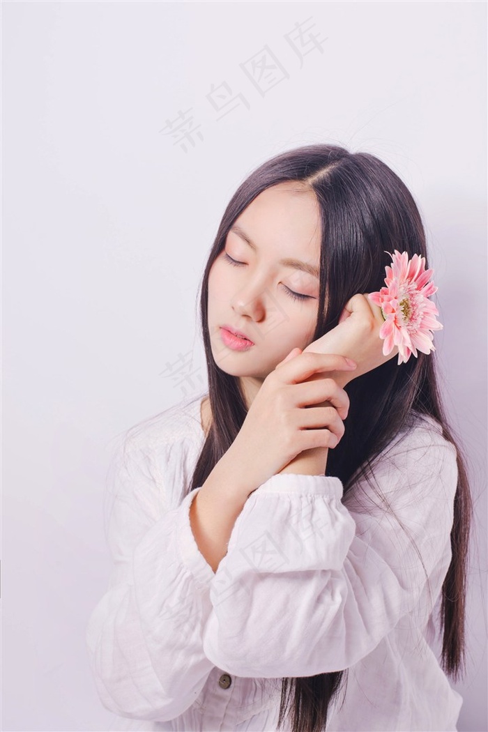 裤腿开叉的裤子