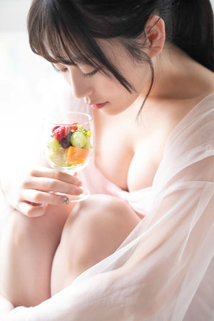 边摸边吃奶边做动态视频